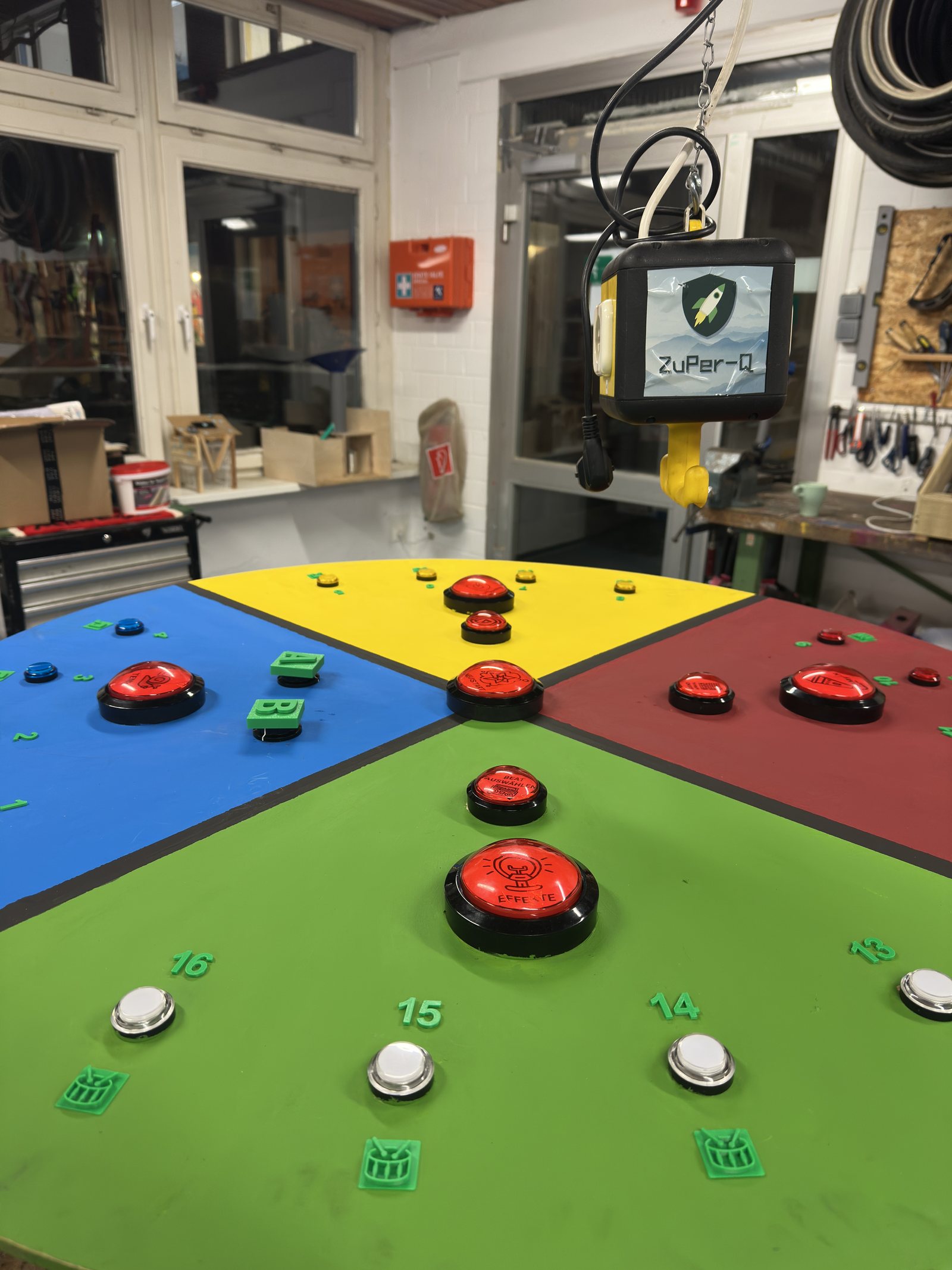 The finished Beat Machine 2.0: four fields, more than twenty buttons — all available at once